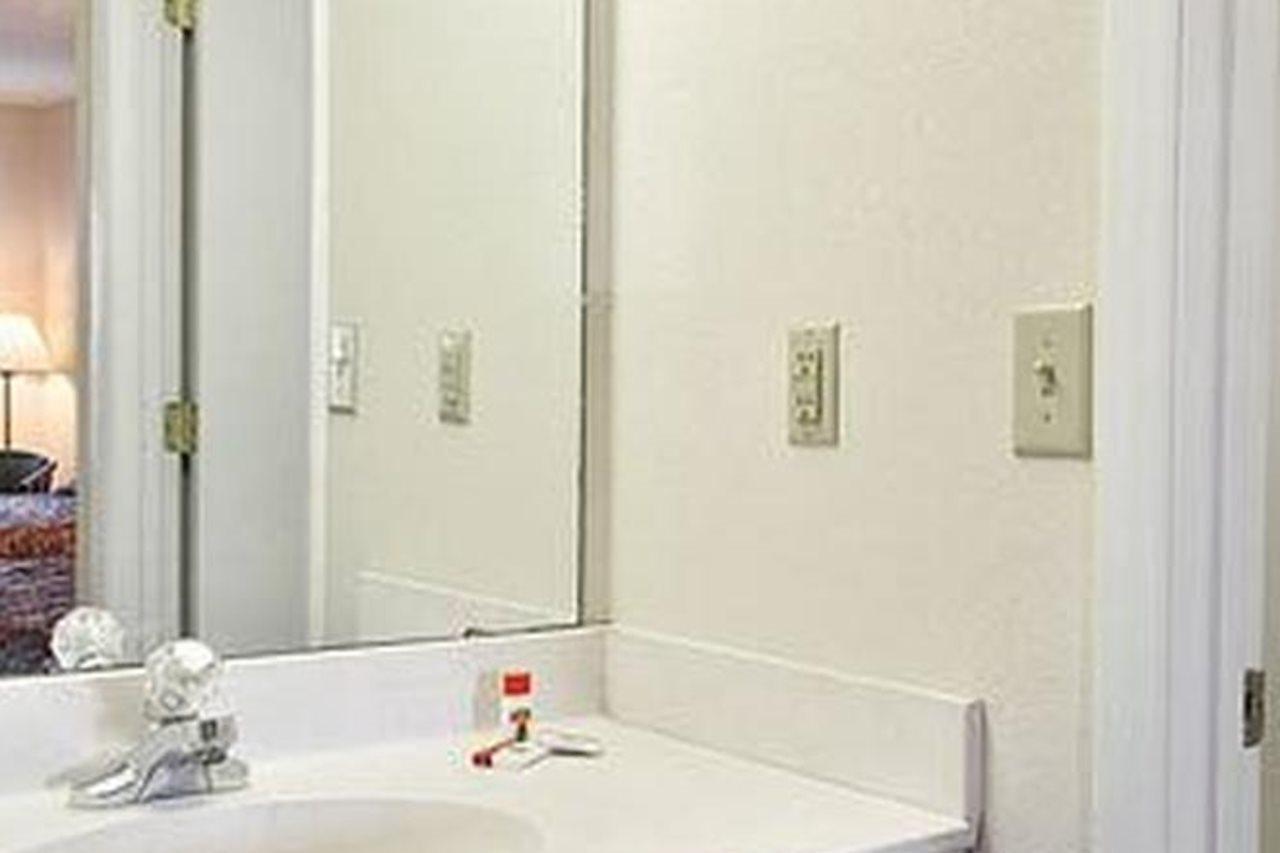 Rodeway Inn Lumberton Εξωτερικό φωτογραφία